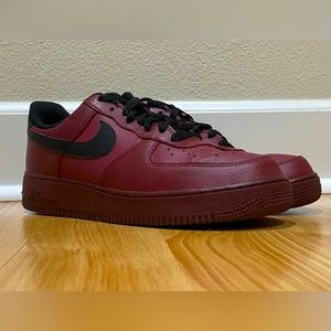 Nike Air Force 1 '07 Low Team Red Black Size 9.5 Mens 315122-614